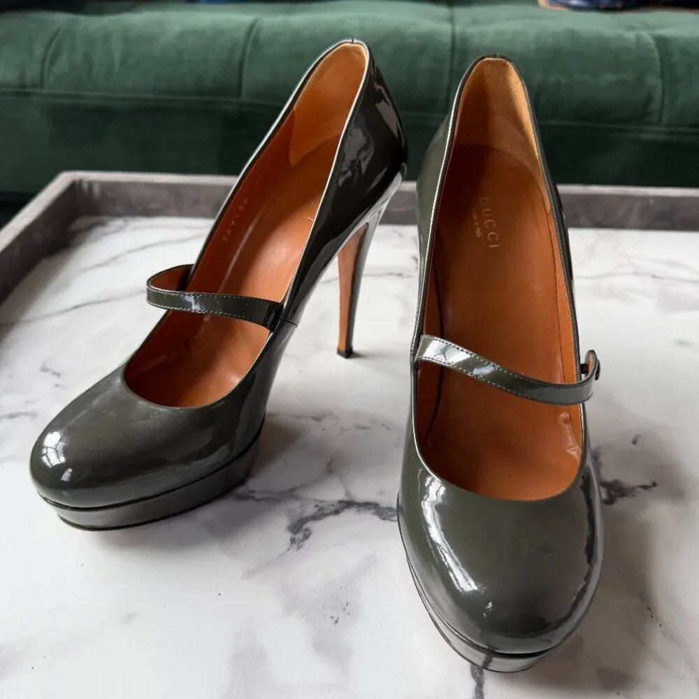 Gucci Vernice Crystal Betty Mary-Jane Platform Pumps Size 38.5